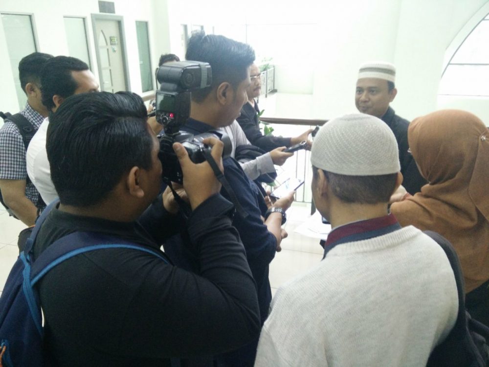 Bantahan awal: Cubaan Mufti dan pihak berkuasa agama untuk ...