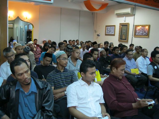 munaqaashah-poligami-02